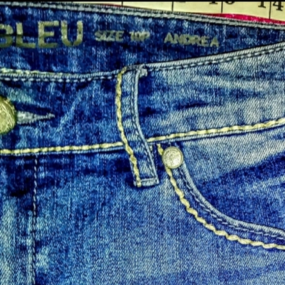 Code Bleu Jeans Code Blue Jeans Size P Slim Leg Crop Euc Poshmark